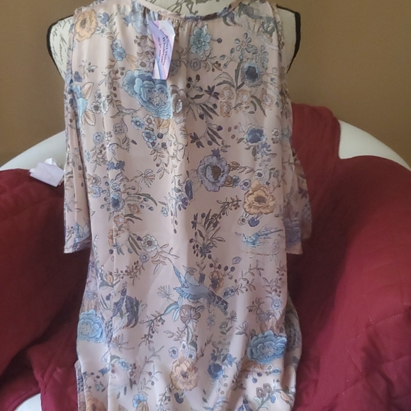 2 For $50 SHIRT SALE !Odds women's top - Picture 7 of 8